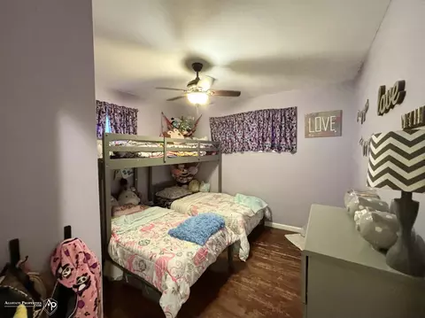 Bedroom - 409 Sequoia, Davison, MI 48423 photo 2 of 3