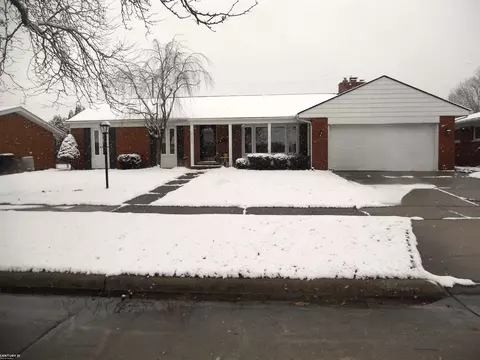 19503 Skyline, Roseville, MI 48066