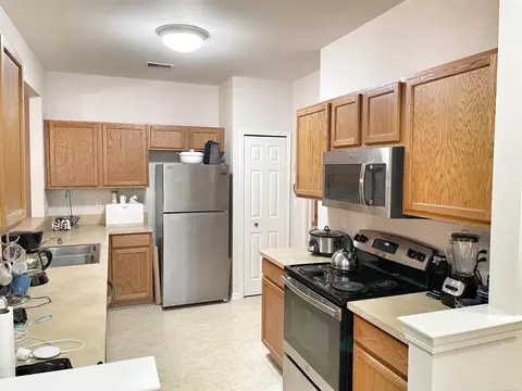 Kitchen - 46142 Rhodes, Macomb, MI 48044 photo 4 of 4