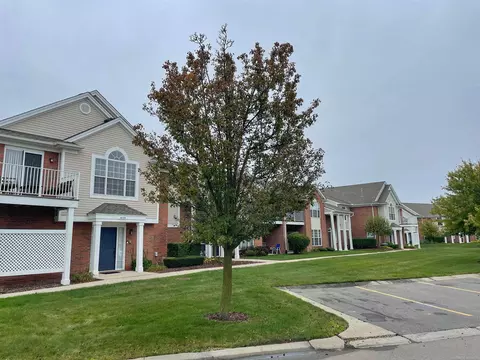 46142 Rhodes, Macomb, MI 48044
