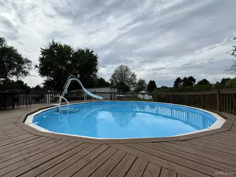 Exterior - 1012 Blankenhorn, L'anse, MI 49946 photo 10 of 18