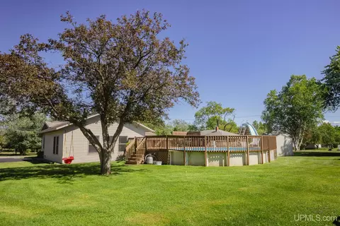 Exterior - 1012 Blankenhorn, L'anse, MI 49946 photo 12 of 18
