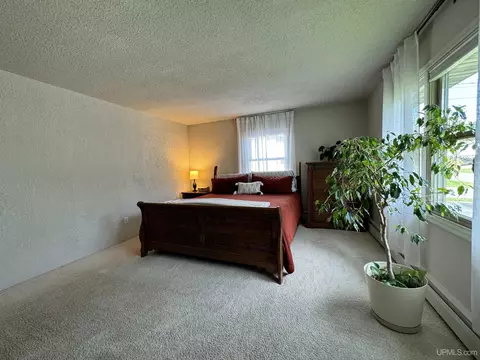 Bedroom - 1012 Blankenhorn, L'anse, MI 49946 photo 3 of 11