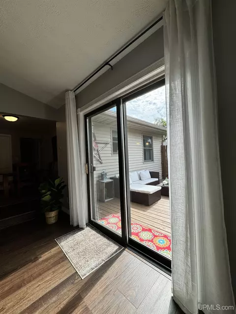 Entry Way - 1012 Blankenhorn, L'anse, MI 49946 photo 4 of 4