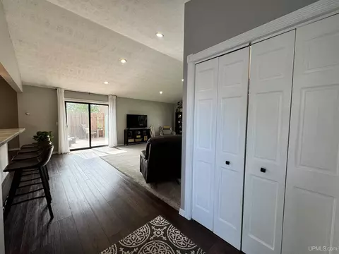 Entry Way - 1012 Blankenhorn, L'anse, MI 49946 photo 2 of 4