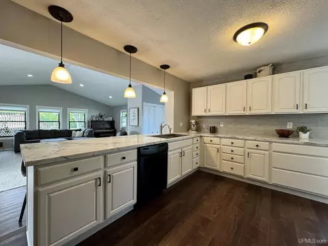 Kitchen - 1012 Blankenhorn, L'anse, MI 49946 photo 3 of 7