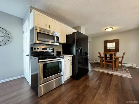 Kitchen - 1012 Blankenhorn, L'anse, MI 49946 photo 4 of 7