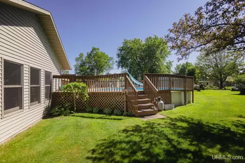 Exterior - 1012 Blankenhorn, L'anse, MI 49946 photo 11 of 18