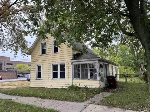 121 E Maple, Adrian, MI 49221