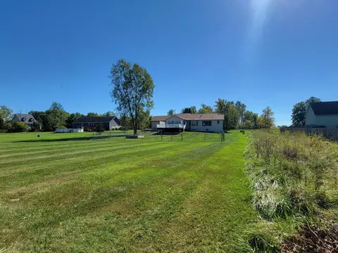Exterior - 1850 W King, Owosso, MI 48867 photo 7 of 8