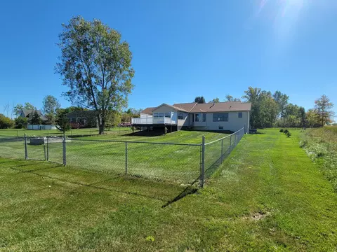 Exterior - 1850 W King, Owosso, MI 48867 photo 6 of 8