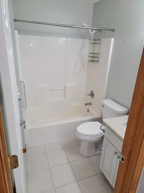 Bath - 1850 W King, Owosso, MI 48867 photo 2 of 6