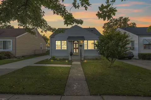 28367 Pinehurst, Roseville, MI 48066