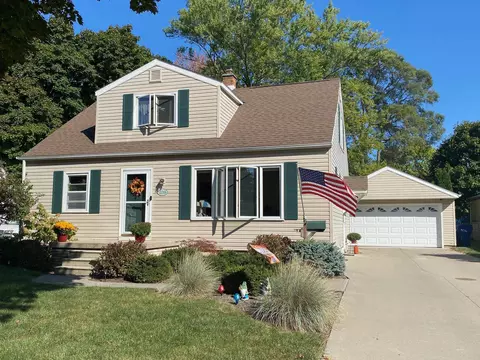 2011 S Sheridan, Bay City, MI 48708