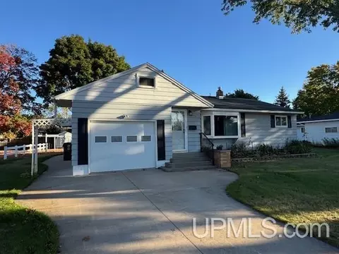 1632 18th Ave S, Escanaba, MI 49829 photo 2