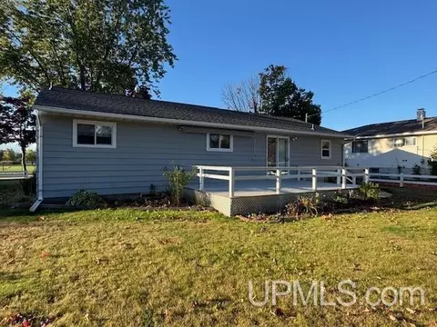 1632 18th Ave S, Escanaba, MI 49829 photo 4