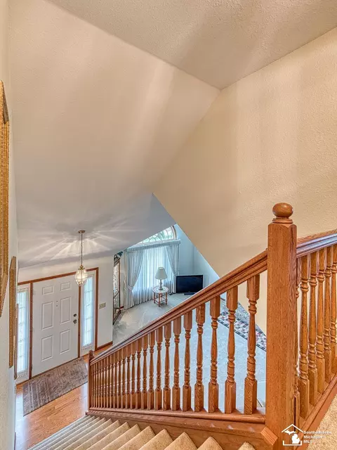 Entry Way - 1046 Eagle, Temperance, MI 48182 photo 3 of 3