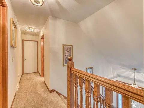 Entry Way - 1046 Eagle, Temperance, MI 48182 photo 2 of 3
