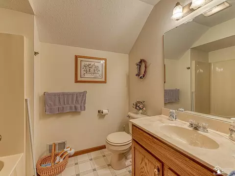 Bath - 1046 Eagle, Temperance, MI 48182 photo 2 of 2