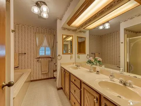 Bath - 1046 Eagle, Temperance, MI 48182 photo 1 of 2