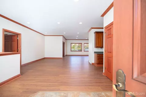 Living - 23 Chipman, Ishpeming, MI 49849 photo 3 of 8