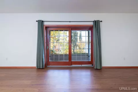 Living - 23 Chipman, Ishpeming, MI 49849 photo 8 of 8