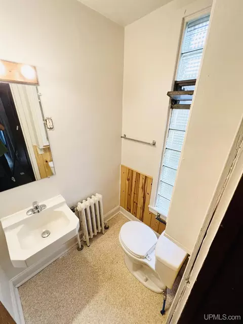 602 S 8th, Escanaba, MI 49829 photo 33