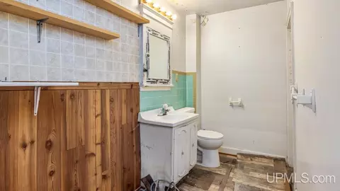 602 S 8th, Escanaba, MI 49829 photo 26