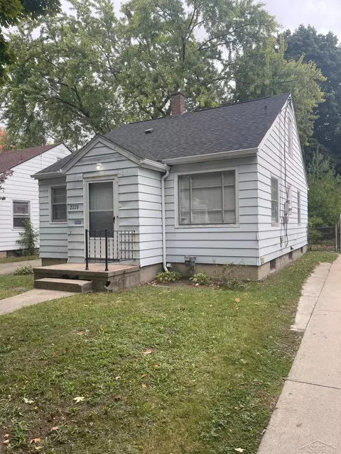 2228 Avon, Saginaw, MI 48602