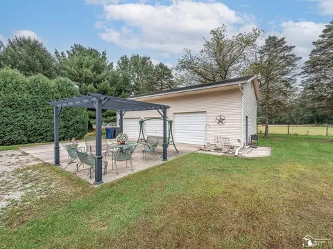 Exterior - 4131 W Samaria, Temperance, MI 48182 photo 10 of 13