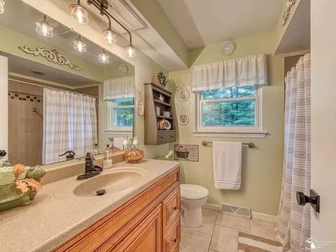 Bath - 4131 W Samaria, Temperance, MI 48182 photo 1 of 1