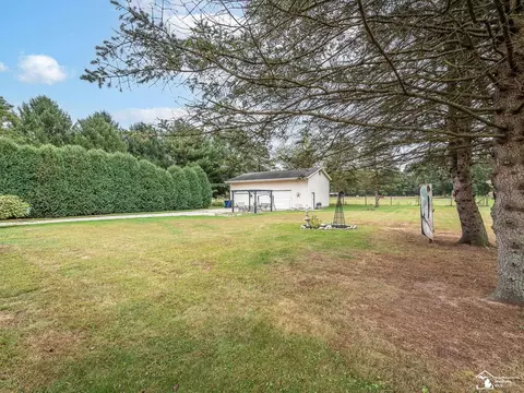 Exterior - 4131 W Samaria, Temperance, MI 48182 photo 9 of 13