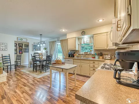 Kitchen - 4131 W Samaria, Temperance, MI 48182 photo 3 of 3
