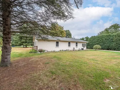 Exterior - 4131 W Samaria, Temperance, MI 48182 photo 8 of 13