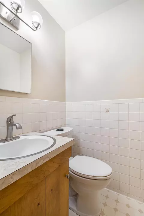 Bath - 3264 Skander, Flint, MI 48504 photo 1 of 3