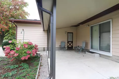 Exterior - 5492 River Rdg, Flushing, MI 48433 photo 5 of 13