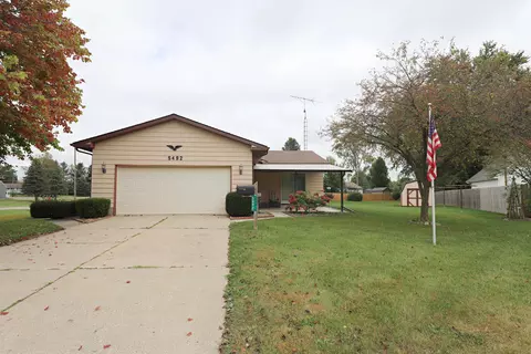 Exterior - 5492 River Rdg, Flushing, MI 48433 photo 3 of 13