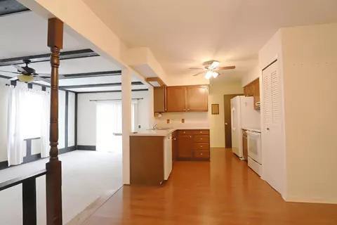 Kitchen - 5492 River Rdg, Flushing, MI 48433 photo 2 of 4