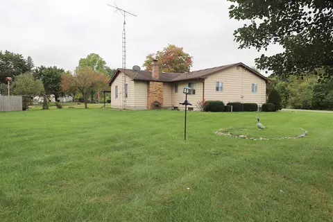 Exterior - 5492 River Rdg, Flushing, MI 48433 photo 11 of 13