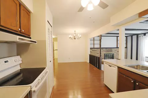 Kitchen - 5492 River Rdg, Flushing, MI 48433 photo 1 of 4