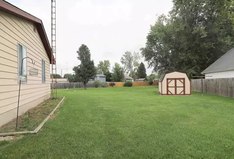 Exterior - 5492 River Rdg, Flushing, MI 48433 photo 6 of 13