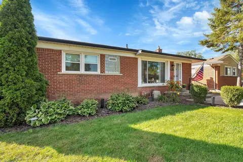 24613 Star Vly, Saint Clair Shores, MI 48080