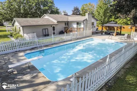 Exterior - 12467 E Carpenter, Davison, MI 48423 photo 5 of 11