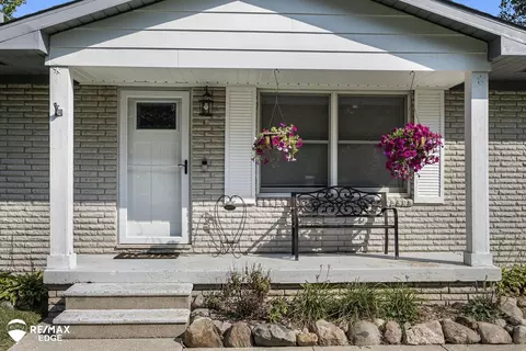Exterior - 12467 E Carpenter, Davison, MI 48423 photo 3 of 11