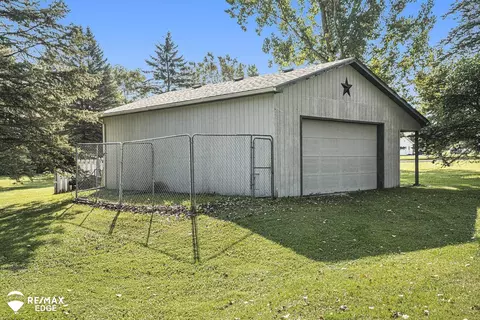 Other - 12467 E Carpenter, Davison, MI 48423 photo 2 of 8