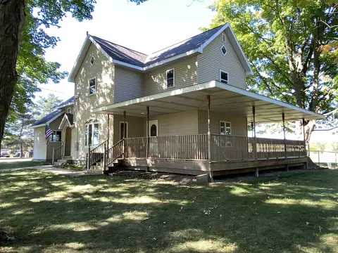 8458 S St Clair, Laingsburg, MI 48848