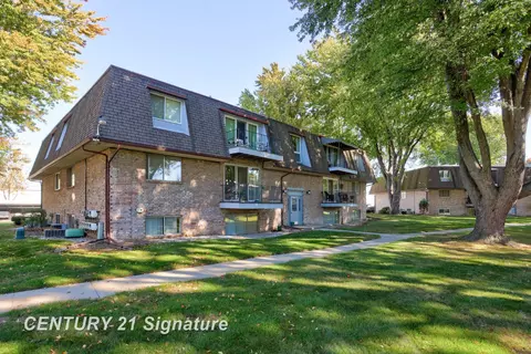 202 Provincial - 95 #95, Saginaw, MI 48638