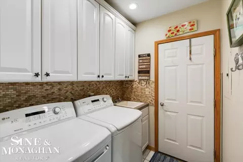 102 Kenyon, Algonac, MI 48001 photo 16