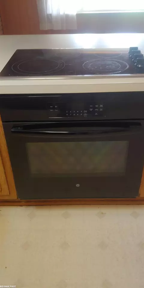 Kitchen - 29446 Runey, Warren, MI 48092 photo 7 of 7