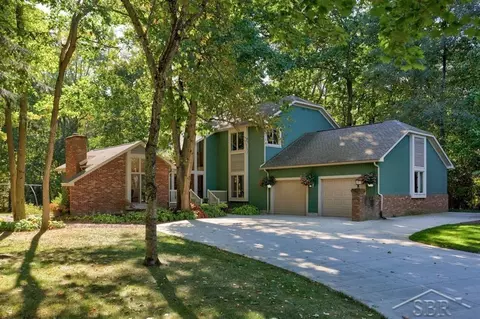 4713 Oakridge, Midland, MI 48642